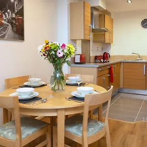 Royal Crossharbour Apartment