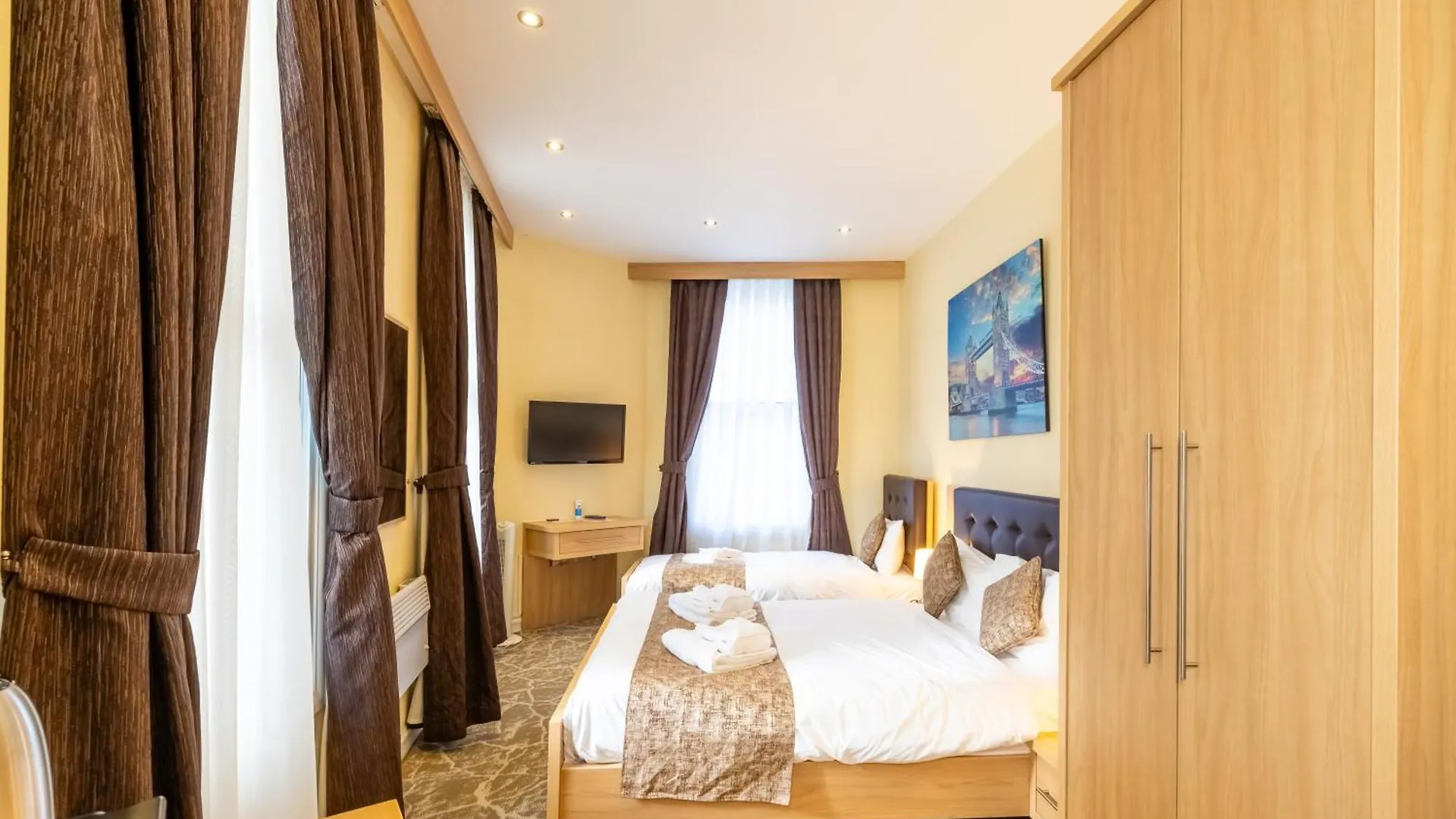 The Shoreditch Inn London 3*,
